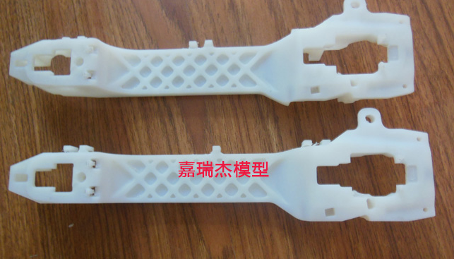 做手板模型時為什么要噴油呢？